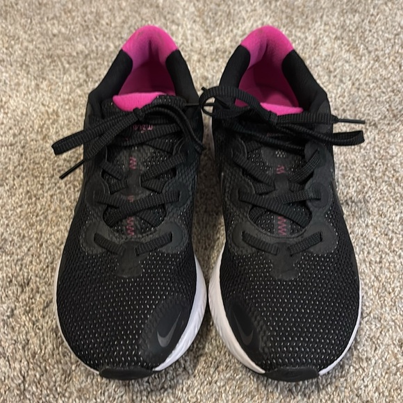 Nike Renew, Women's size 9, worn a couple times, like new condition - Picture 2 of 6